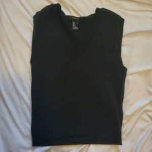 Forever 21 ribbed sweater vest medium